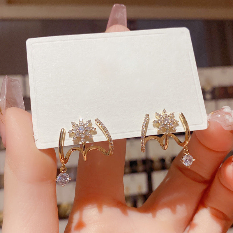💎2026 NEW STYLE💎Sparkling Claw Earrings for Women,✅ Limited time offer – trendy earrings! Grab your pair before they're gone! 💎👂