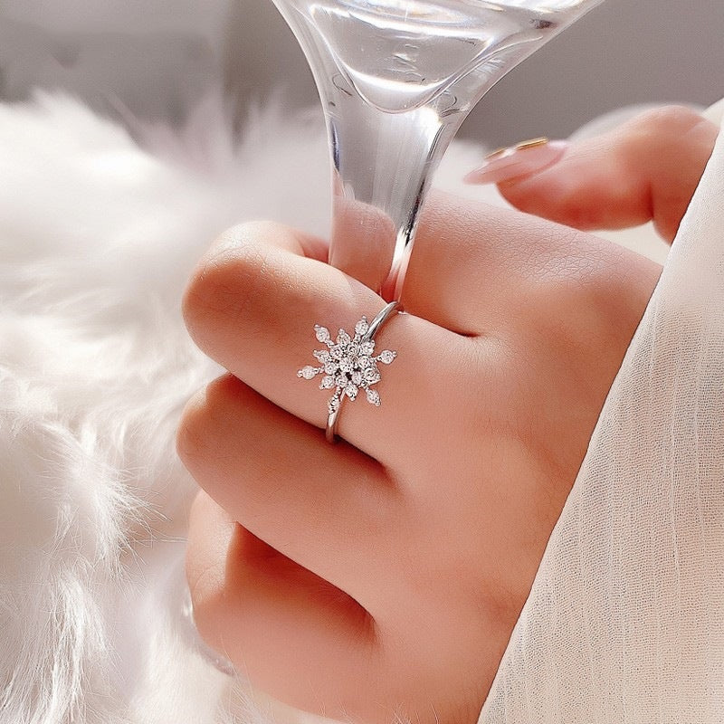 🔥Limited-time 50% off - Rotatable snowflake ring